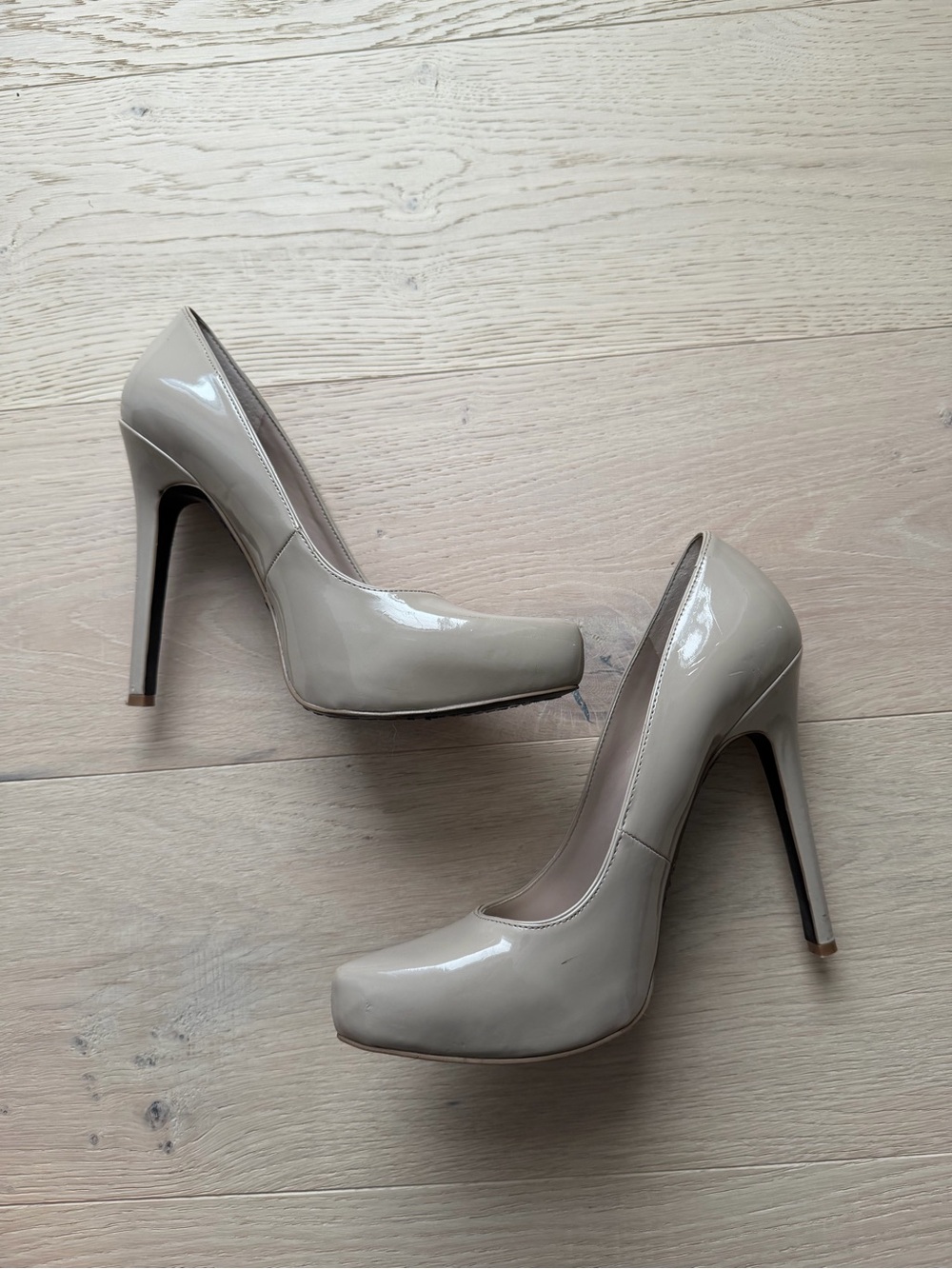 NUDE HEELS